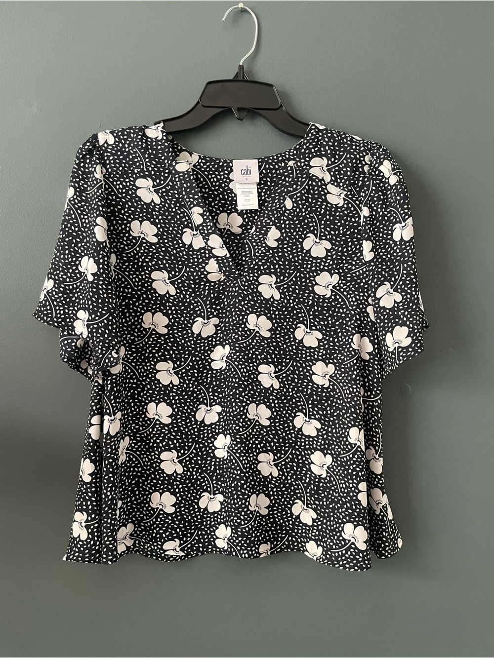 CAbi Printed Essential Top